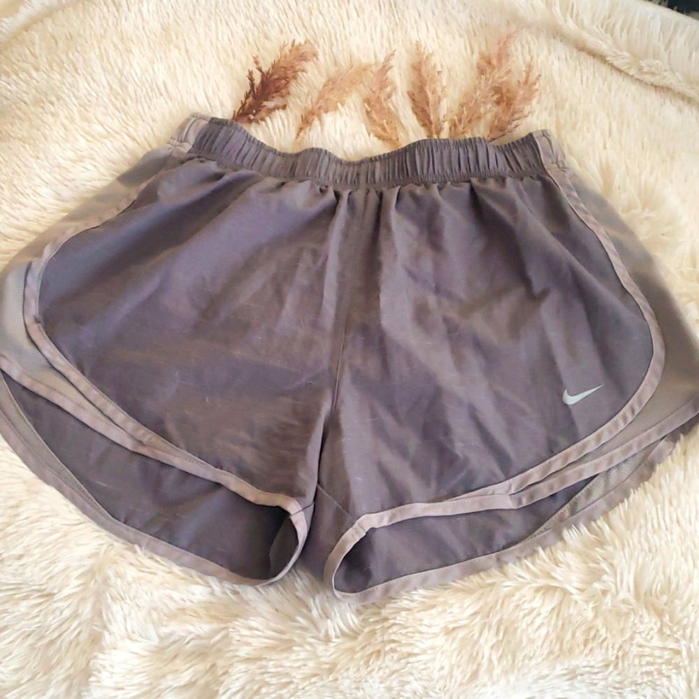 In really good condition active nike shorts